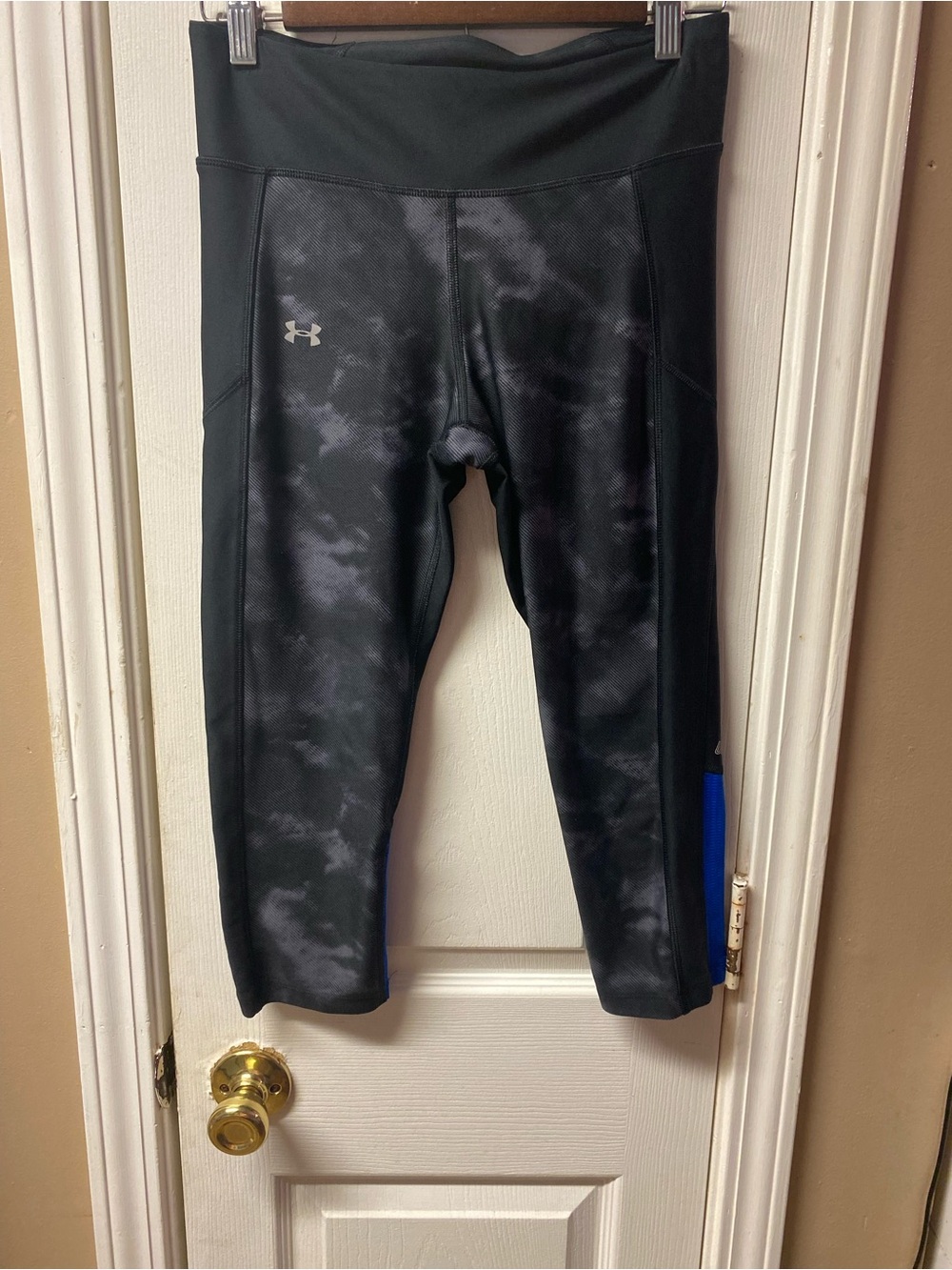 Under Armour Black & Gray Tie-Dye Athletic Leggings with Blue Accent